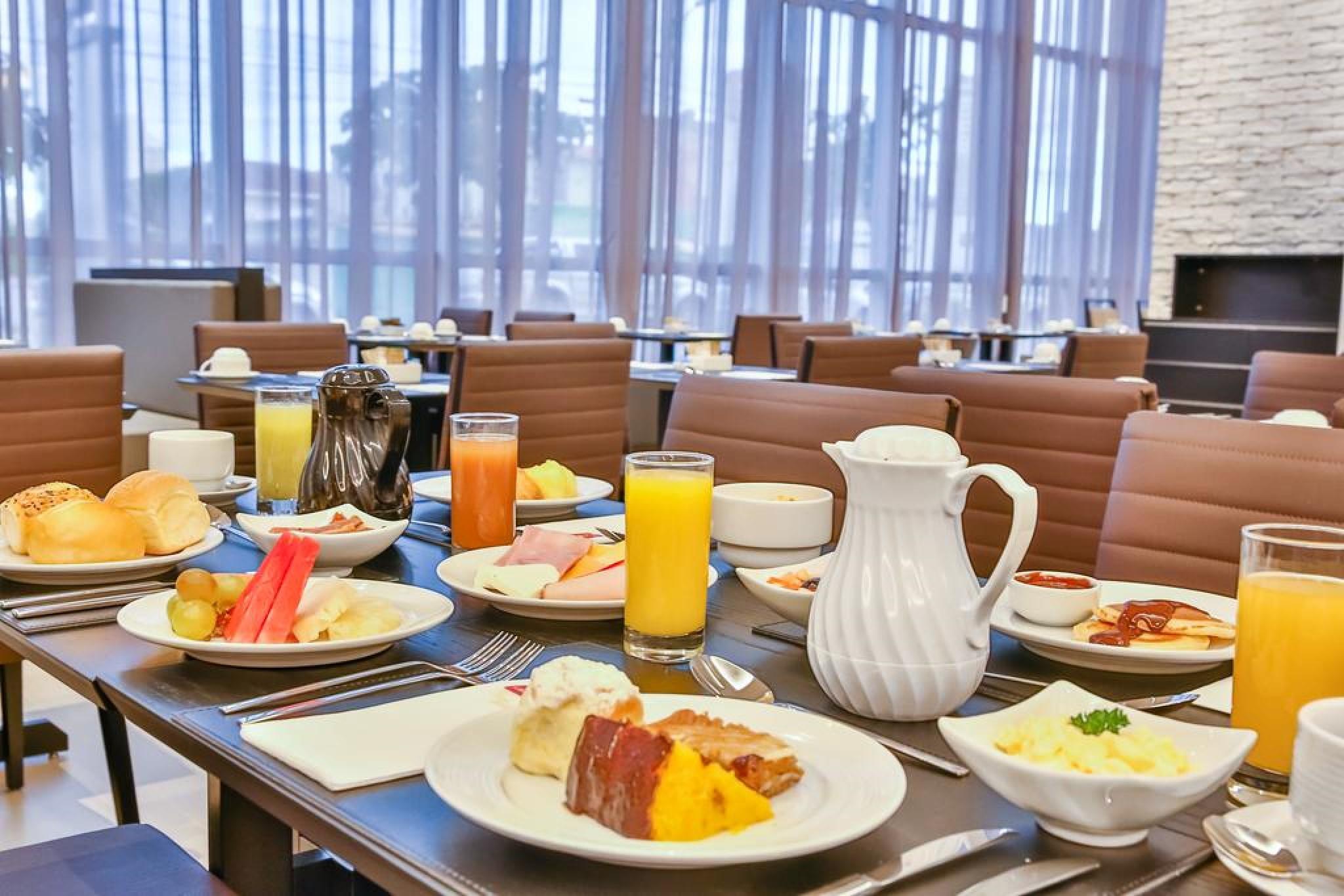 Transamerica Collection 고이아니아 외부 사진 A breakfast buffet